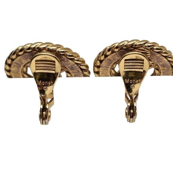 Vintage signed Monet Gold Tone Cream Enamel With Center Star Clip On Earrings - Picture 11 of 13